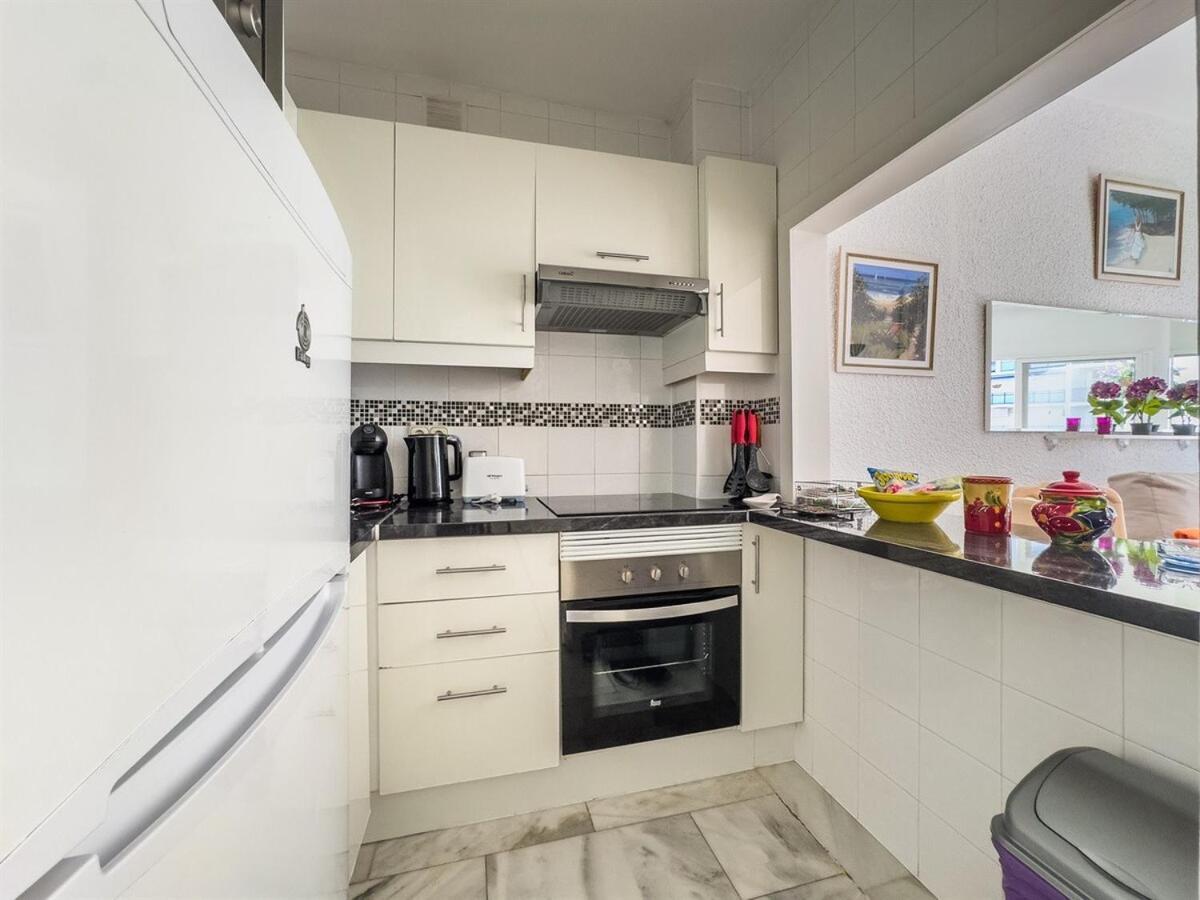Apartment Skol 520c Cozy 1 Bedroom With Sea And Pool View